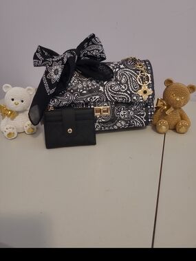 Black & White Paisley Bandana Shoulder Bag with Black Card Wallet